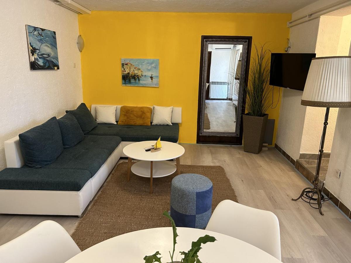Peaceful Apartment With Patio Rovinj Exterior foto